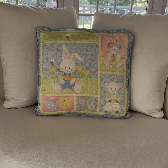 BLOSSOMS & BLOOMS Easter Pillow - Picture 4 of 9